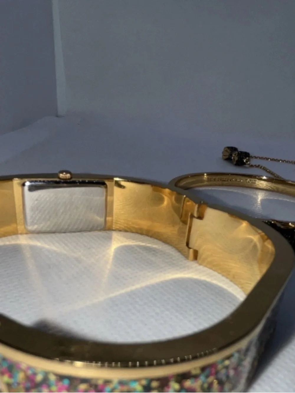 Kate Spade Gold Bow Bangle Bracelet , necklace, watch, & compact mirror - Picture 7 of 11